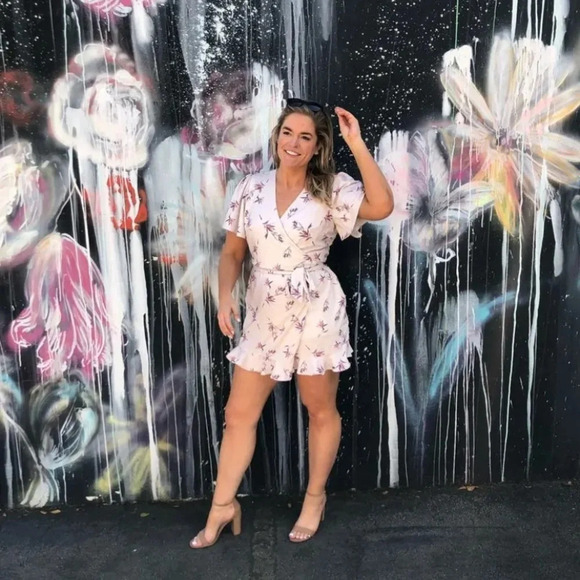 Stylestalker Penny Mini Wrap Dress Sz M Floral - Picture 2 of 6